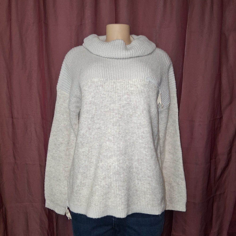 Hem & Thread New Women Size L Light Gray Cowl Neck Sweater